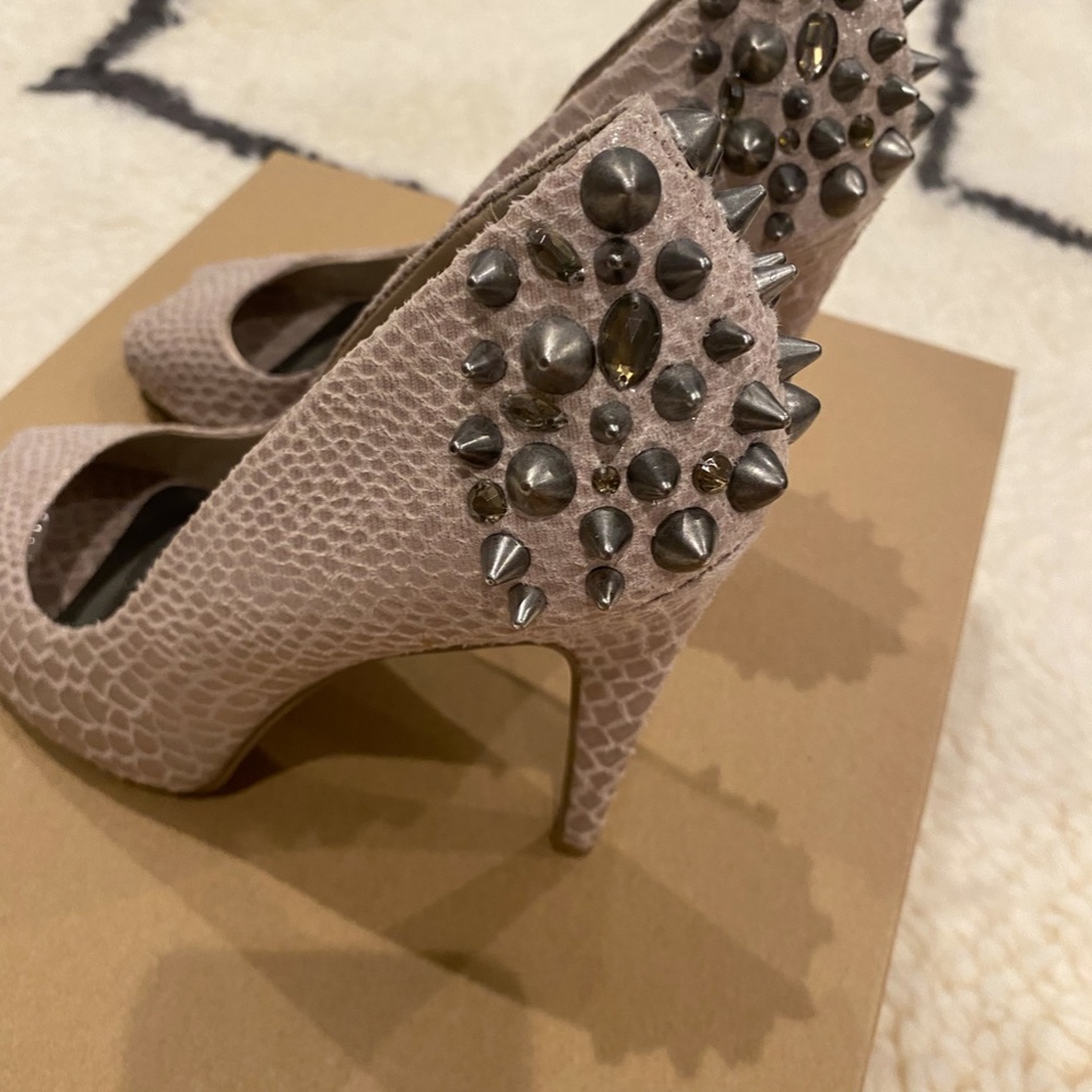 Women's Simply Vera Wang studded heels - Picture 4 of 7